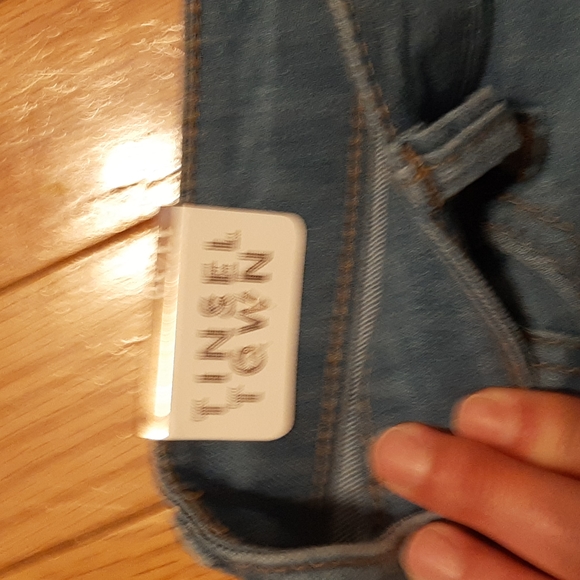 Shorts - Picture 3 of 6